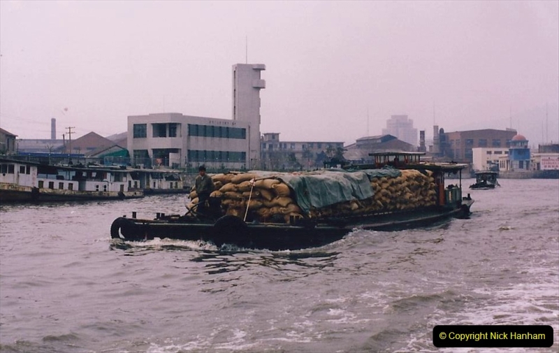 China 1993 April. (67) On The Grand Canal Wuxi to Suzhou. 067