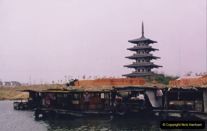 China 1993 April. (72) On The Grand Canal Wuxi to Suzhou. 072