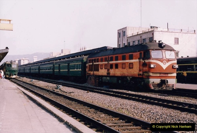 China 1993 April China into Hong Kong. (1) Guangzhou to Hong Kong by train. 001