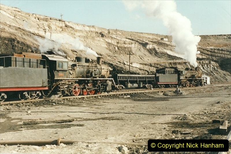 China 1999 October Number 1. (147) At Jalainur Opencast Coal Mine.
