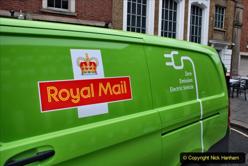 2019-12-16 London. (108) Royal Mail goes electric. 108