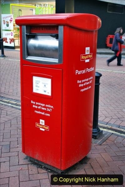 2019-12-16 London. (160) Royal Mail new parcel box. 160