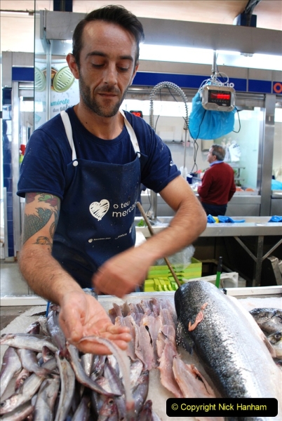 2019 June 28 to 05 July P&P MV Orian France, Spain and Guernsey. (217) Ferrol, Spain. The fish market. Gutting a fish in a few seconds. 217
