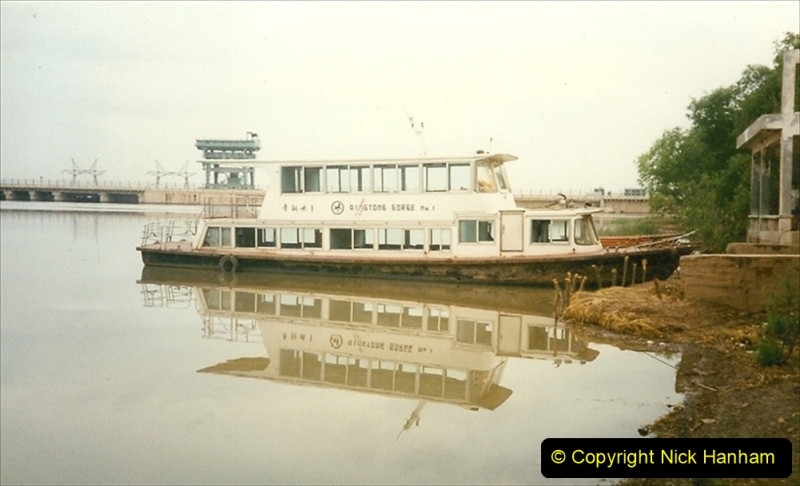 Pakistan and China 1996 June. (1) Visit to the 108 Pagodas at Quingtongxia.  001