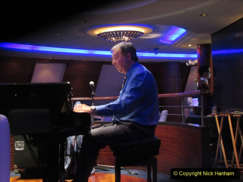 2019-11-03 to 17 Cunard's Queen Mary Southampton to New York. (258) Evening Entertainment in the Commodore Club. 258