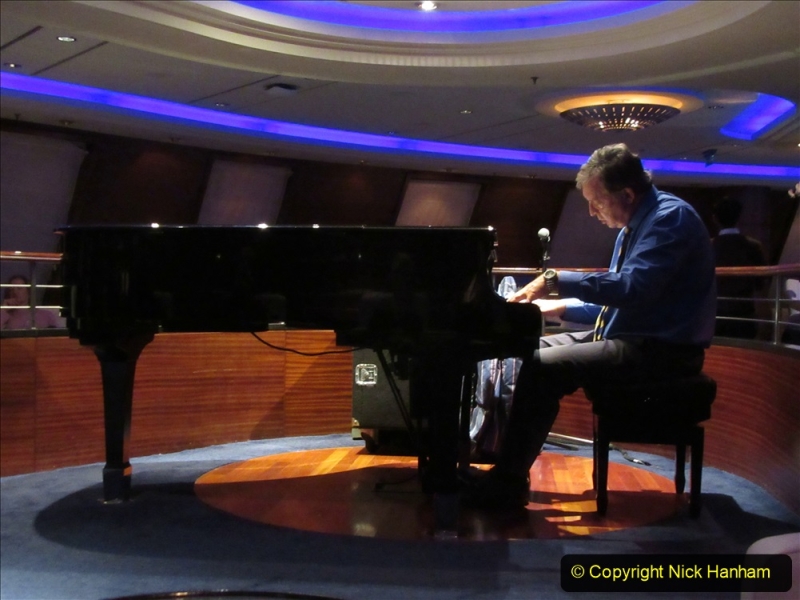 2019-11-03 to 17 Cunard's Queen Mary Southampton to New York. (259) Evening Entertainment in the Commodore Club. 259