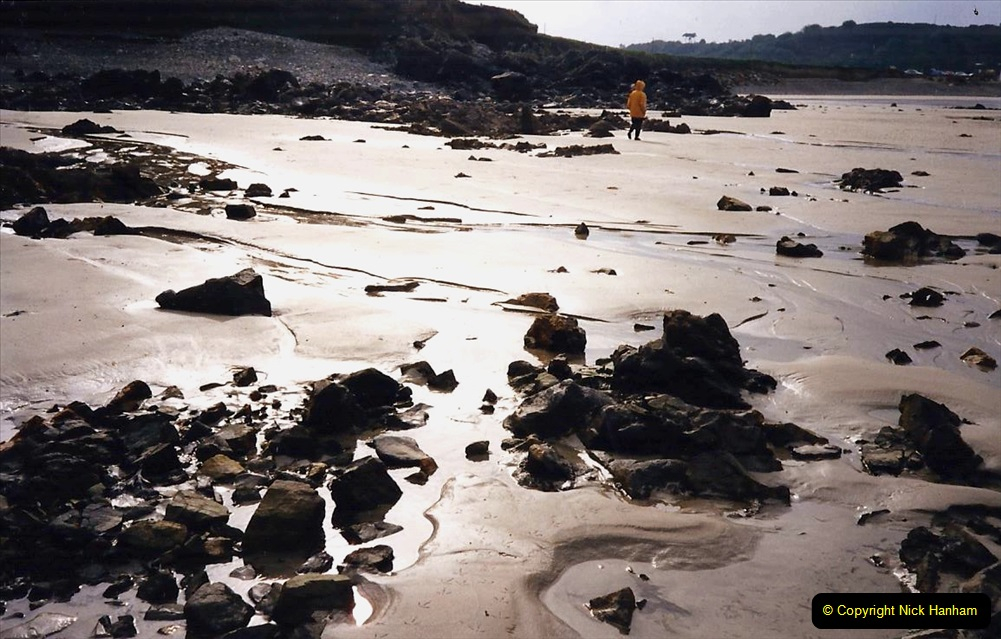 1995 France October. (37) The beach at Plougasnou.37