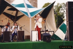 1992 Miscellaneous. (277) Humph & Helen outdoor consert at Kingston Lacy (NT) near Wimborne, Dorset. 0279