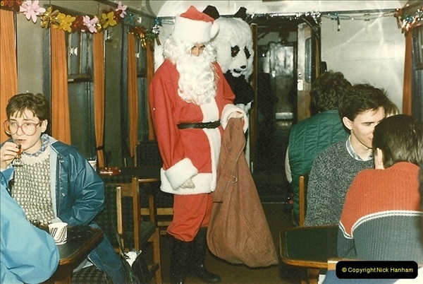 1985-12-01 Santa Specials your Host Driving.  (7)0342