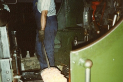 1989-09-24 Your Host cleaning the fire of 7752.  (1)0712