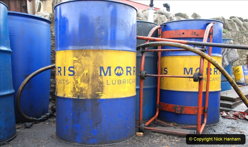 2019-10-31 Last day of October on the SR. (118) Oil for locomotives.118