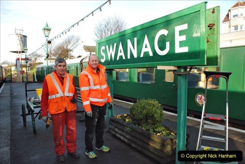 2019-11-28 The SR no running day Swanage to Wareham. (103) A sign of the times. 103