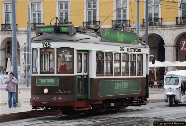 2016-12-01 Lisbon, Portugal.  (206)206