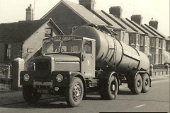 1963-77-United-Dairies-Scammell-@-Dorchester-Dorset.-What-a-super-outfit.126