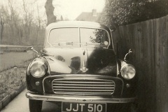 1965-3-My-late-Stepfathers-Morris-Minor-with-split-screen183