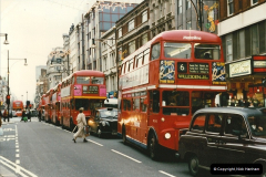 London Buses 1963 to 2007.  (142) 142