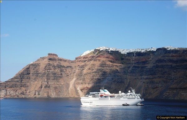 2010-10-06-Santorini-Greece.-265265