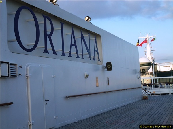 2015-12-09 Southampton and P&O Oriana. (66)066