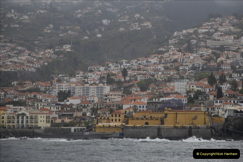 2011-04-17. Funchal, Madeira. Transport.  1 (4)208