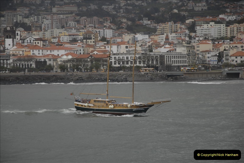 2011-04-17. Funchal, Madeira. Transport.  1 (8)212
