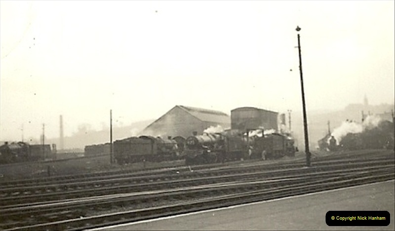1955 to 1959 British Railways in Black & White.  (40)0040