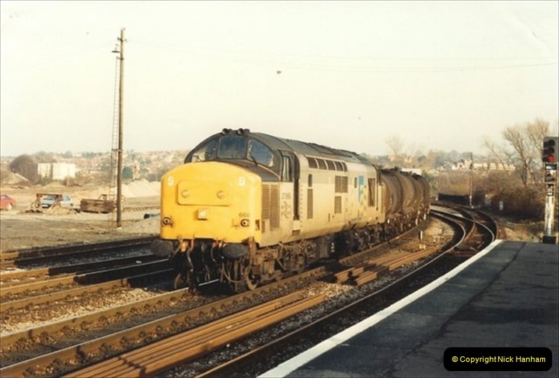1992-01-06 Salisbury station, Salisbury, Wiltshire.  (23)242