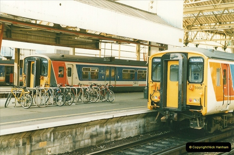 1998-03-28 Waterloo, London.  (12)055