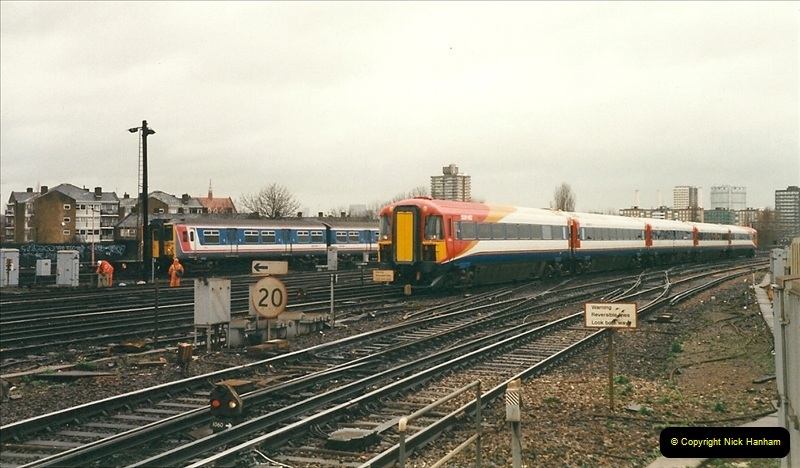 2000-02-08 Clapham Junction, London.  (10)237