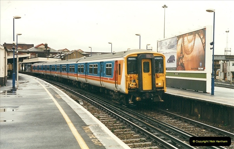 2000-02-08 Clapham Junction, London.  (9)236