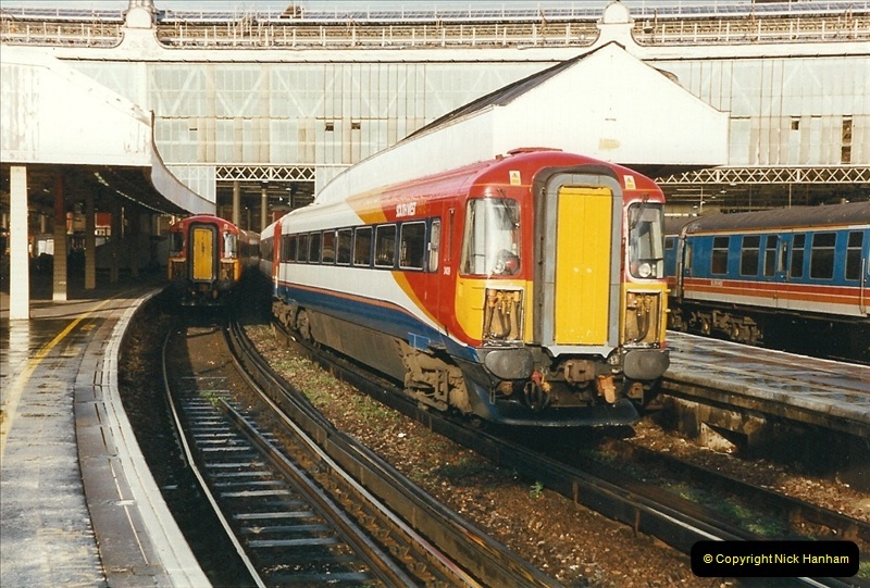 2000-02-09 London stations.  (11)261