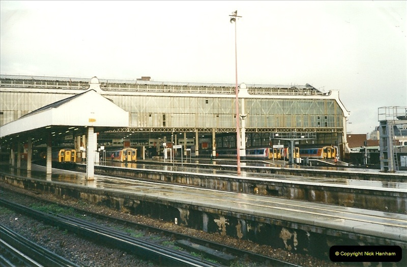 2000-02-09 London stations.  (14)264
