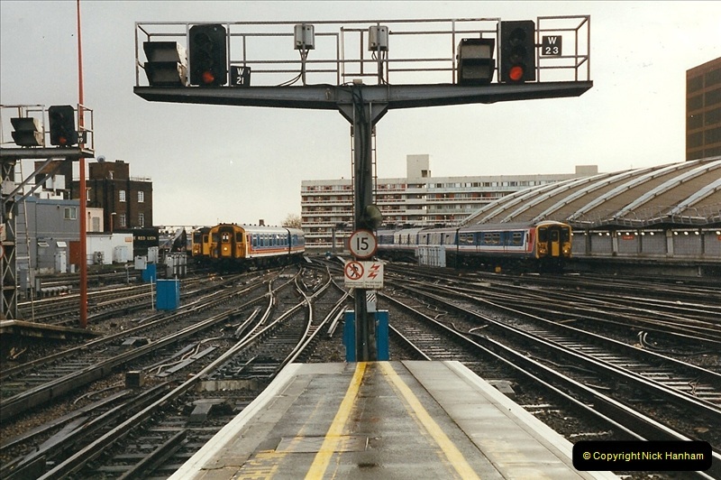 2000-02-09 London stations.  (9)259