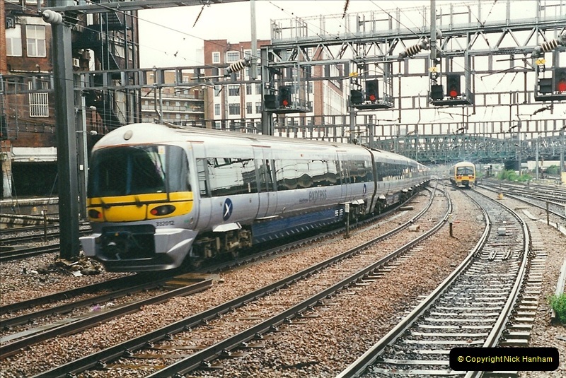 2000-04-04 London stations.  (10)289
