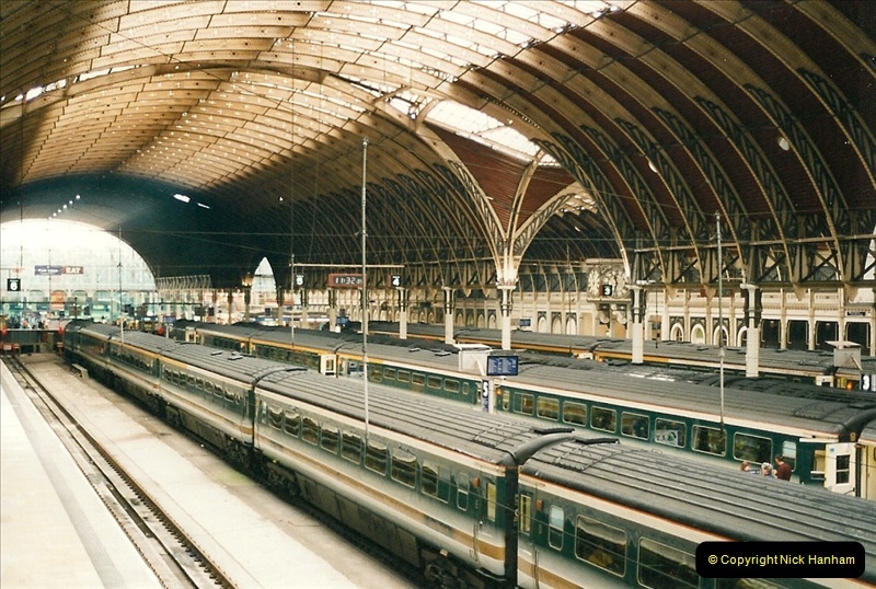 2000-04-04 London stations.  (21)300