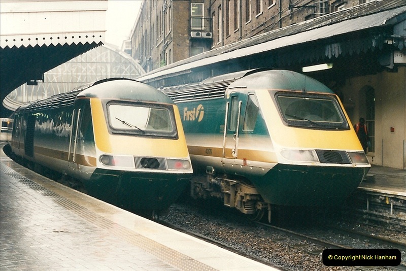 2000-04-04 London stations.  (23)302