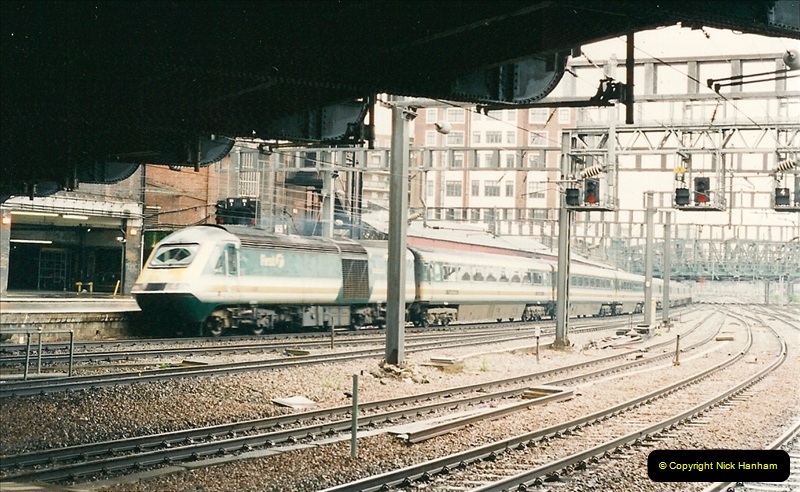 2000-04-04 London stations.  (25)304