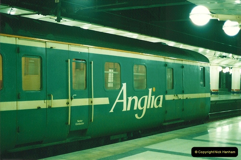 2000-04-04 London stations.  (35)314