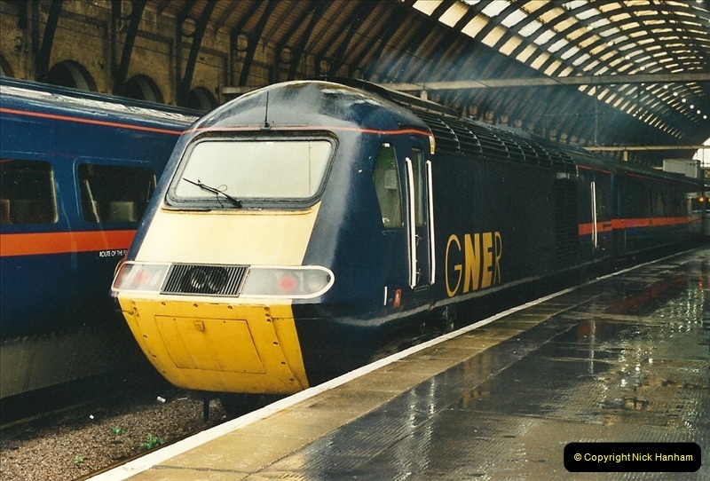 2000-04-04 London stations.  (42)321