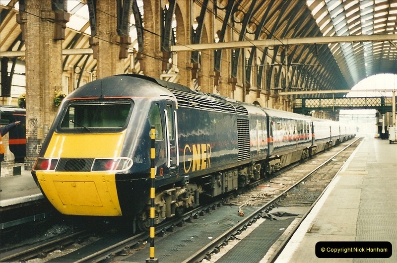 2000-04-04 London stations.  (45)324