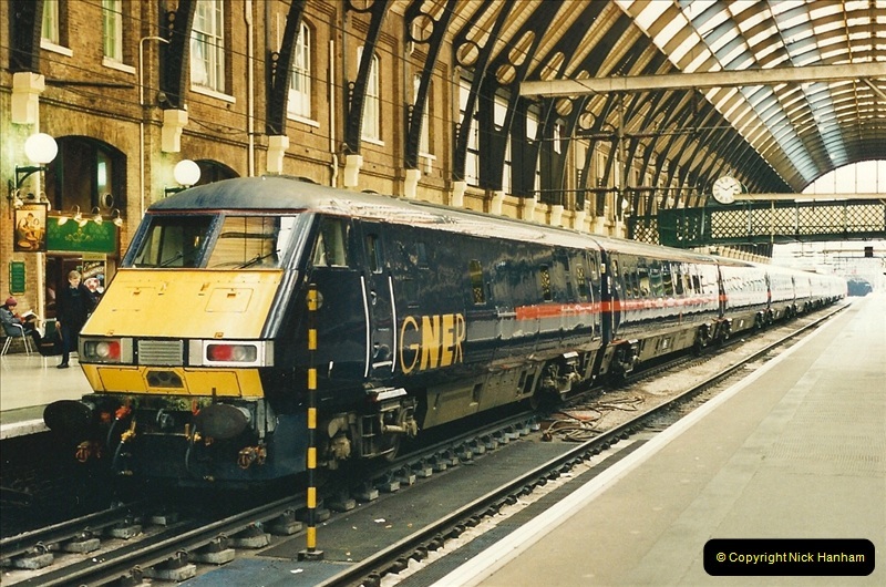 2000-04-04 London stations.  (57)336
