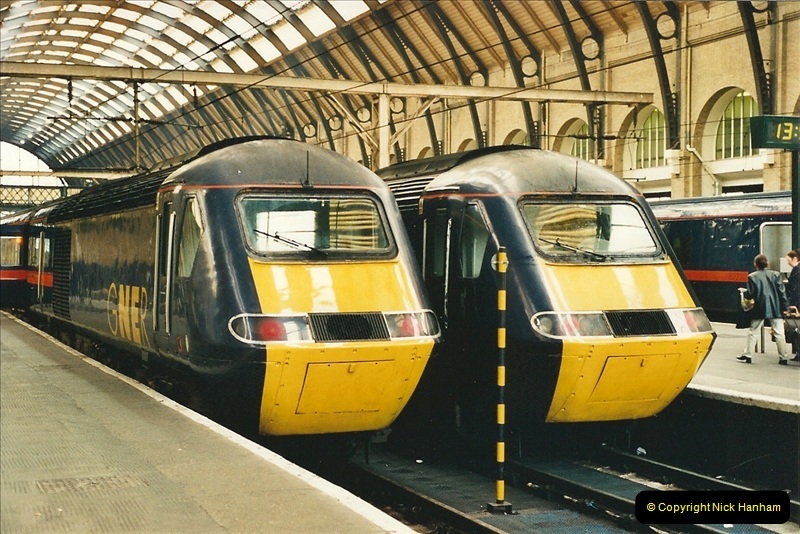 2000-04-04 London stations.  (59)338
