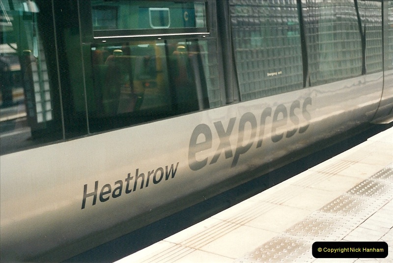 2000-04-04 London stations.  (8)287