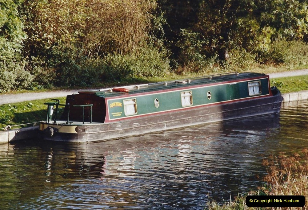2003-September-The-Kennet-Avon-Canal-Trowbridge-to-Bath-and-return-to-Trowbridge-with-friends.-77-