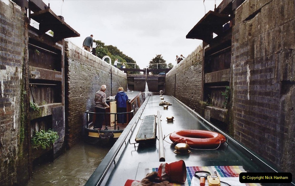 2003-September-The-Kennet-Avon-Canal-Trowbridge-to-Bath-and-return-to-Trowbridge-with-friends.-88-