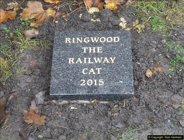 2015-11-04 Ringwood Memorial now completed.  (1)94