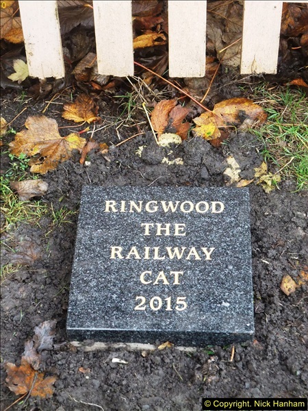 2015-11-04 Ringwood Memorial now completed.  (2)95