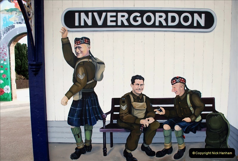 2019-03-19-Invergordon-Scotland.-166-More-murals-at-the-station.-166
