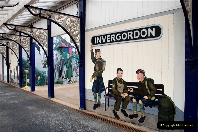 2019-03-19-Invergordon-Scotland.-167-More-murals-at-the-station.-167