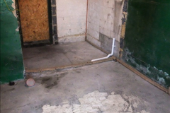 2015-08-06 New floor for the mess room.  (1)504