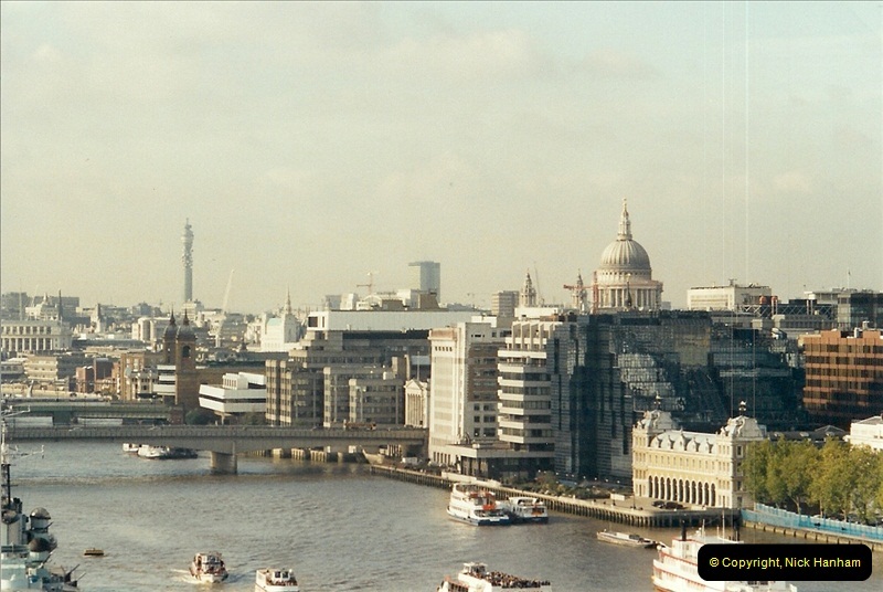 2001-11-03 Tower Bridge, London.  (16)16